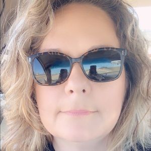 Meet your Posher, Jenn